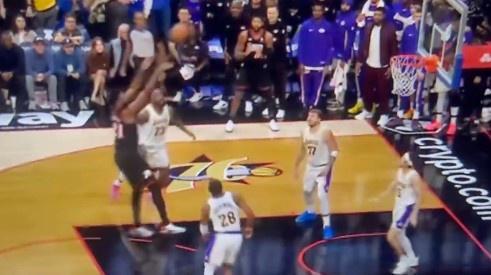 开云体育官网-湖人轻取福建队，恩比德统治全场