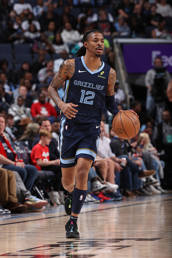 开云足球直播-爵士逆转马刺，莫兰特关键制胜