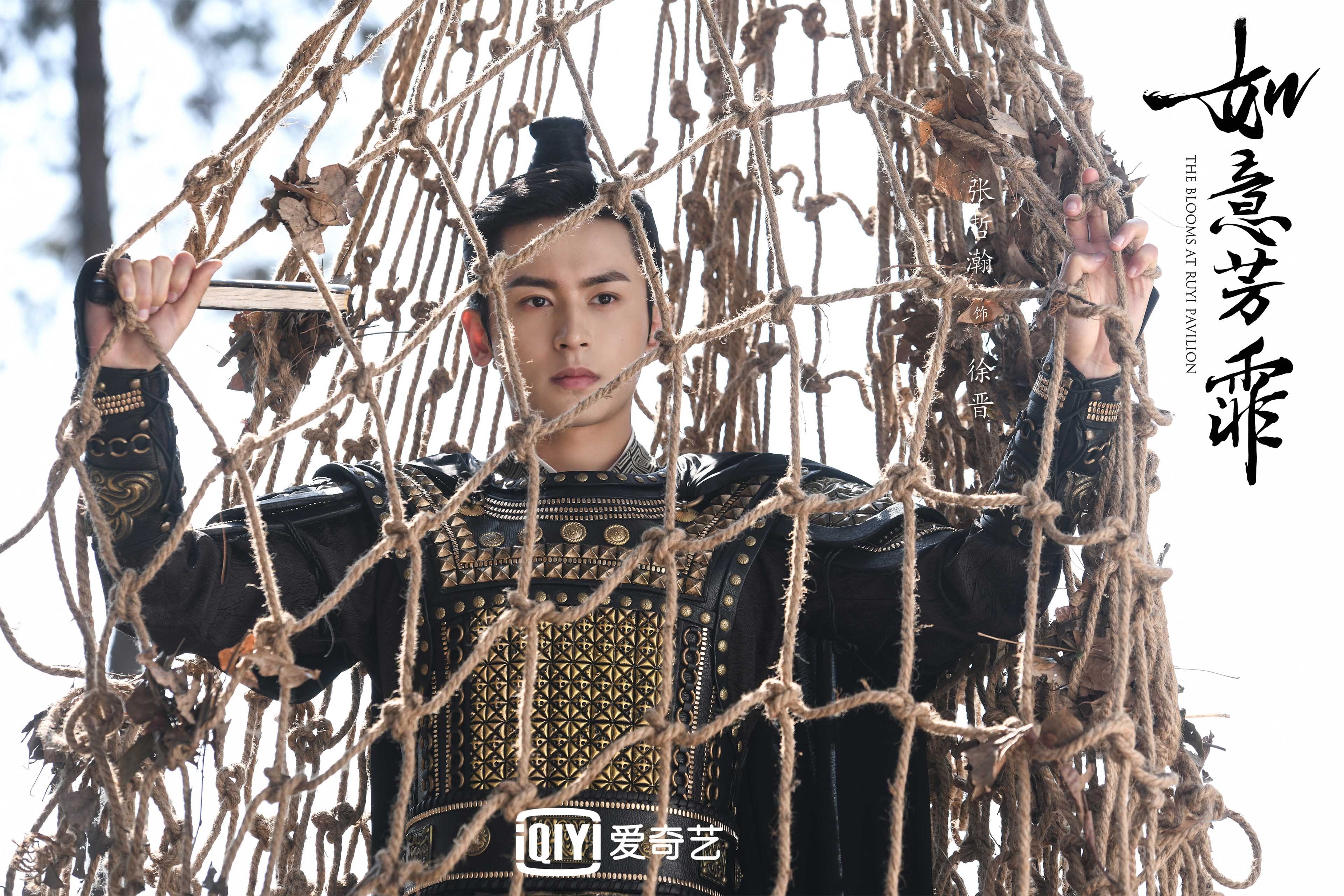 奥运前哨战，东契奇接管关键战役，爵士爆冷太阳揭示新格局