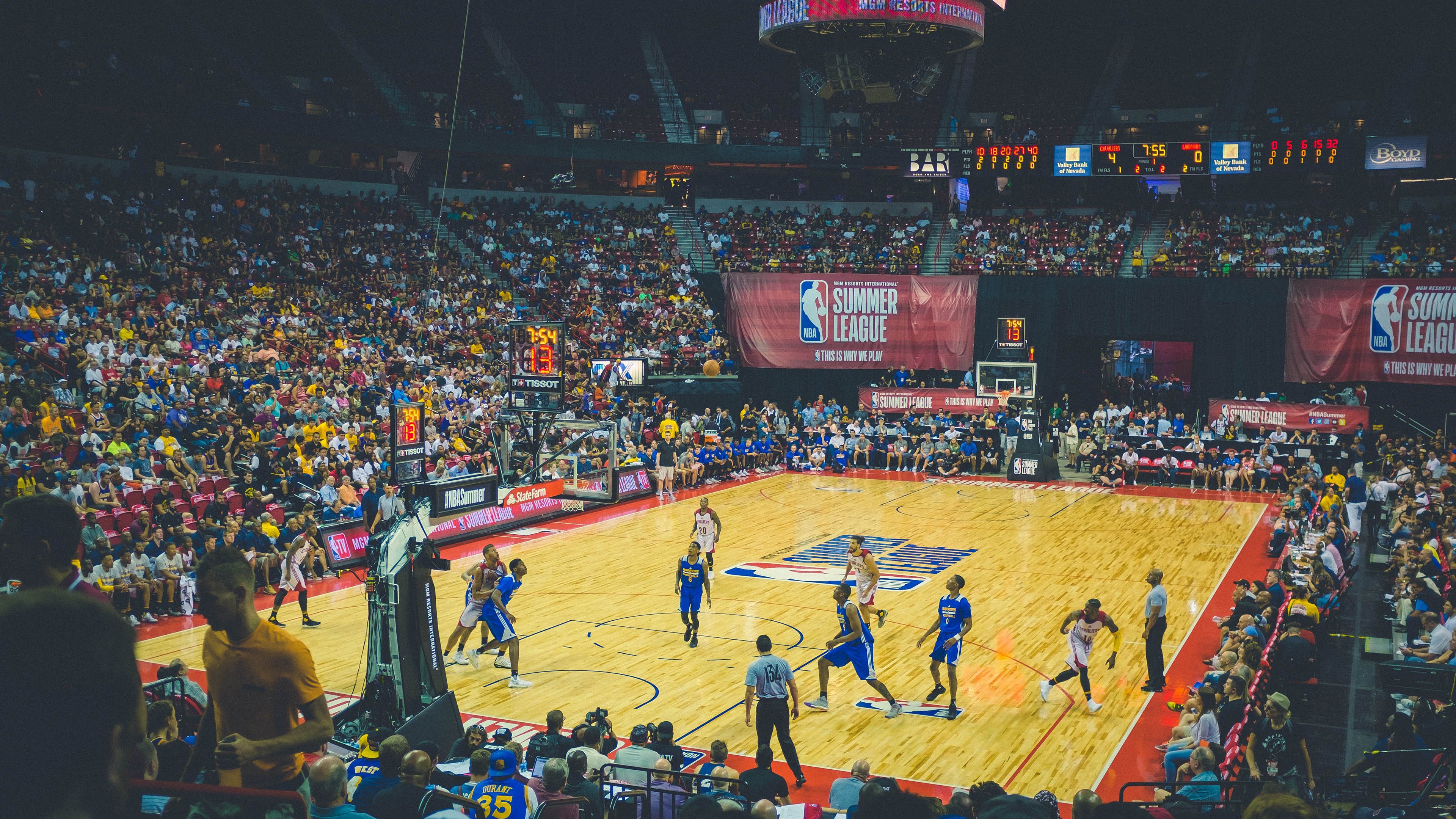 米切尔单骑救主，森林狼逆境突围淘汰76人