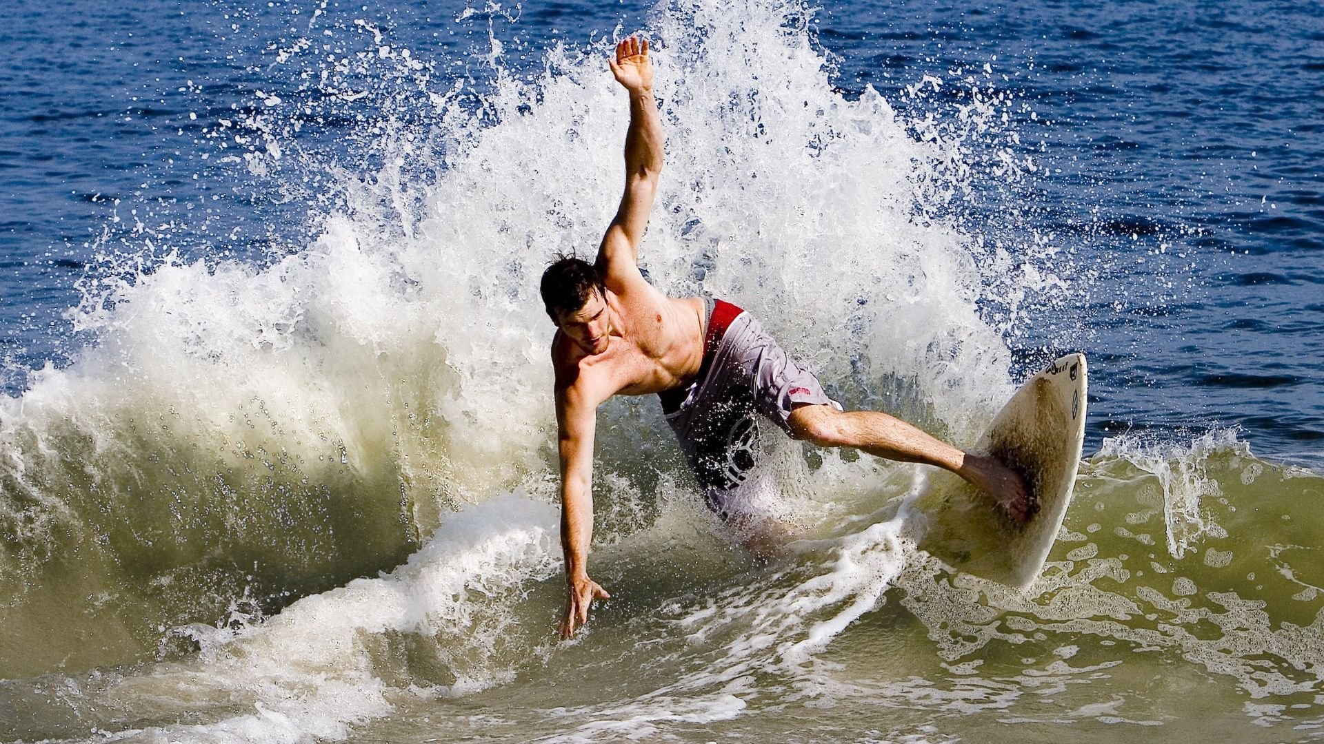 诺里斯状态火热，迈凯伦上演惊天翻盘，梅赛德斯王朝遭遇最强挑战