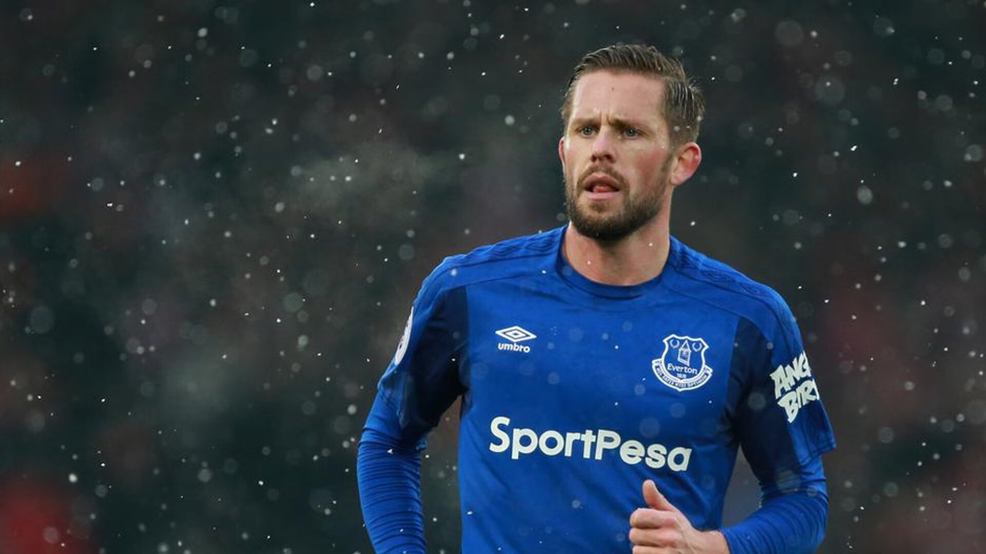 库尔图瓦神级爆发，爱尔兰血拼佛罗伦萨—一场跨越足球与时尚的独特叙事